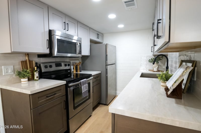 1047 N 84th Pl, Scottsdale, AZ 85257