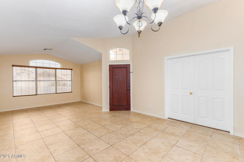 10472 N 58th Ave, Glendale, AZ 85302