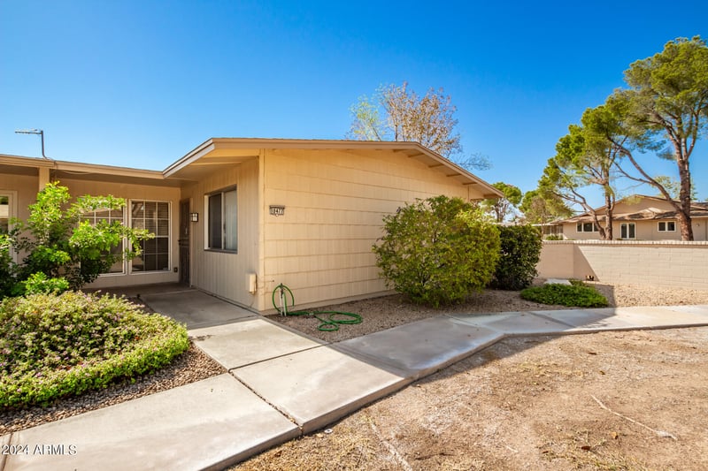 10477 Highwood Ln, Sun City, AZ 85373