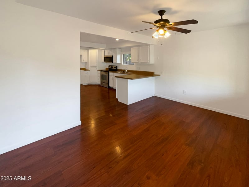 1048 6th Ave, Mesa, AZ 85204