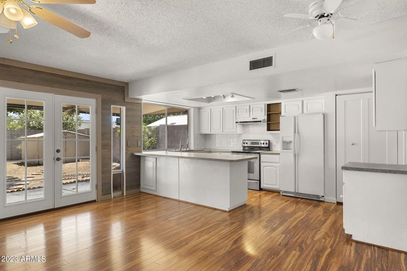 1049 E Garnet Ave, Mesa, AZ 85204