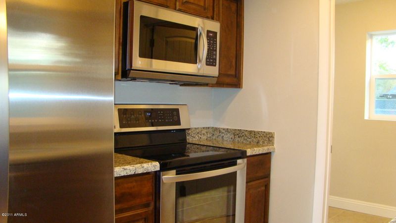 1049 E Indianola Ave, Phoenix, AZ 85014