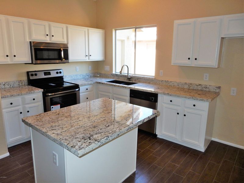 1049 W Cooley Dr, Gilbert, AZ 85233