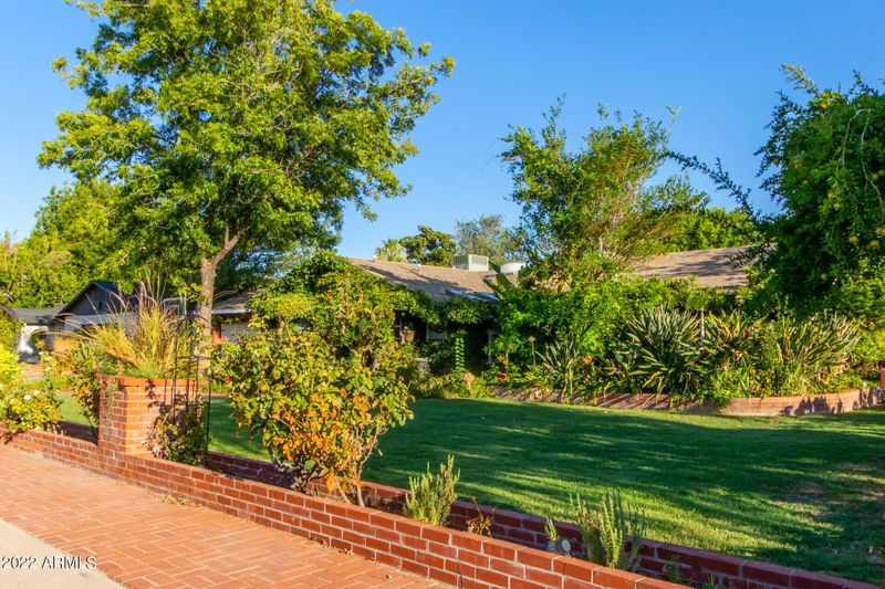 105 E Lamar Rd, Phoenix, AZ 85012
