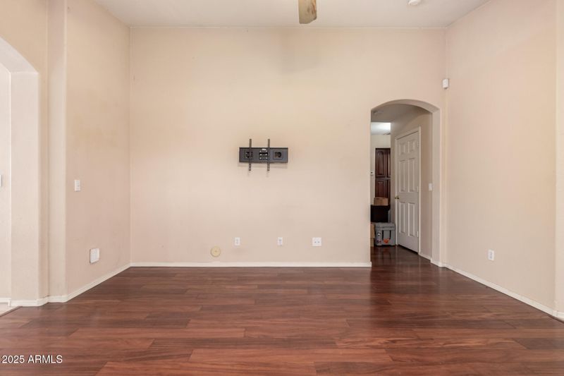 105 N 123rd Dr, Avondale, AZ 85323