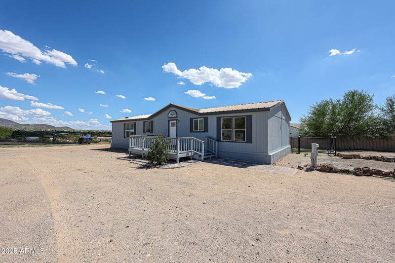 105 Sabrosa Dr, New River, AZ 85087