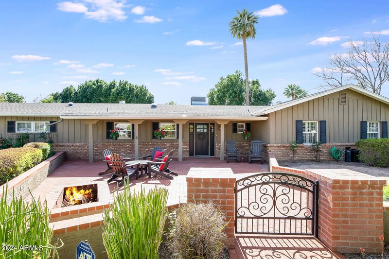 105 W Harmont Dr, Phoenix, AZ 85021