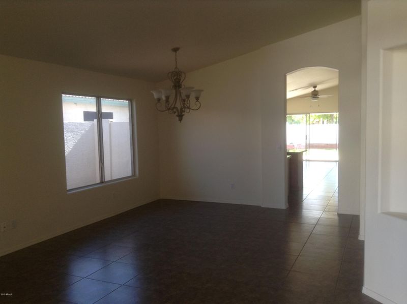105 W Helena Dr, Phoenix, AZ 85023