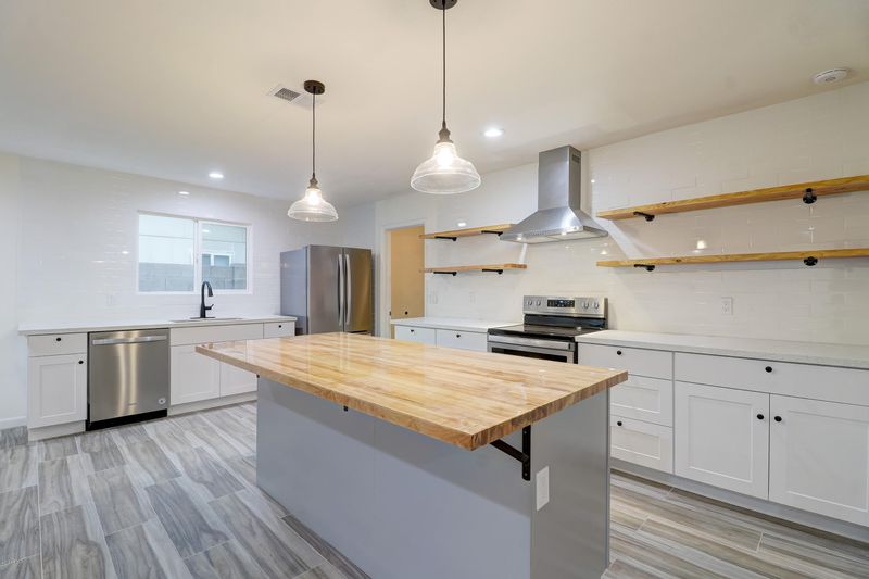 105 W Hunter St, Mesa, AZ 85201