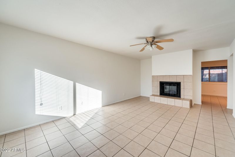 1050 S Stapley Dr #1, Mesa, AZ 85204