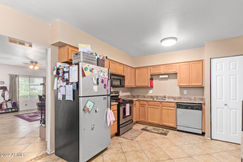 1050 S Stapley Dr #45, Mesa, AZ 85204
