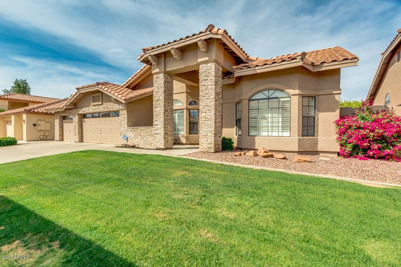 1050 W Iris Dr, Gilbert, AZ 85233