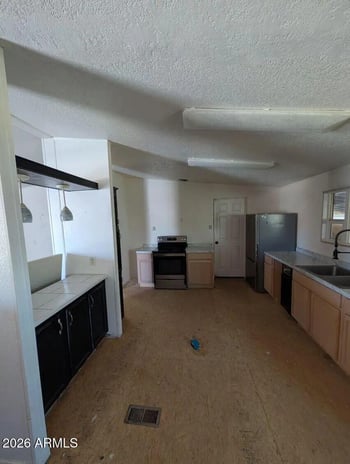 1050 Wagon Master Rd, Cottonwood, AZ 86326