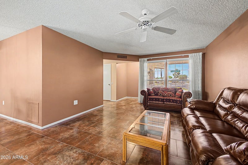 10501 Palmeras Dr, Sun City, AZ 85373