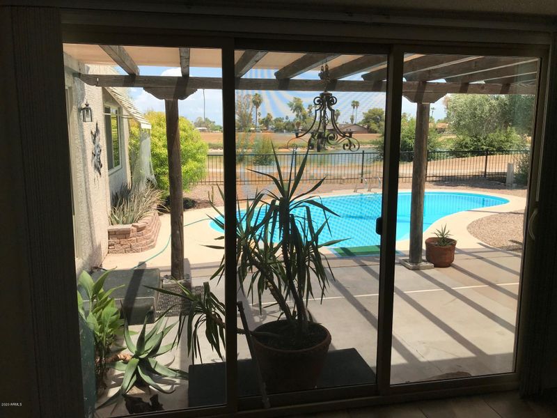10502 W Heatherbrae Dr, Phoenix, AZ 85037