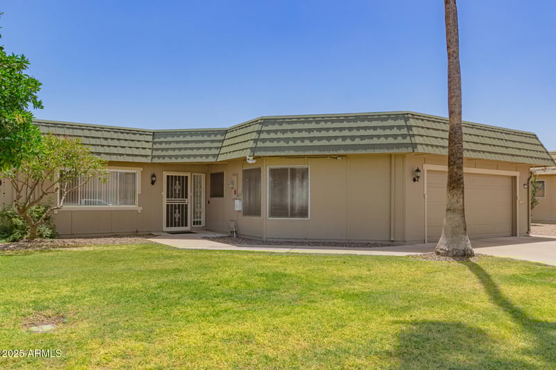 10505 Campana Dr, Sun City, AZ 85351
