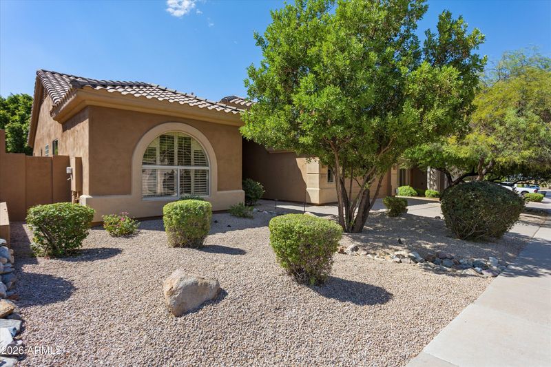 10505 E Meadowhill Dr, Scottsdale, AZ 85255
