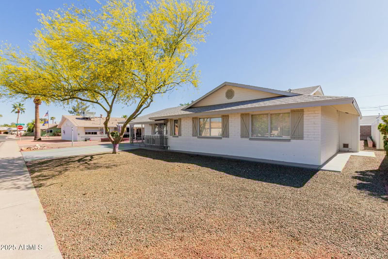 10509 Snead Dr, Sun City, AZ 85351