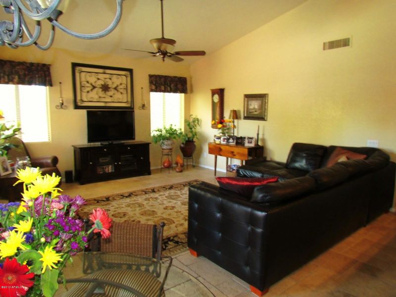 1051 E Baylor Ln, Chandler, AZ 85225