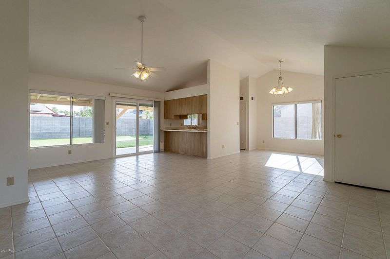 1051 E Sequoia Dr, Phoenix, AZ 85024