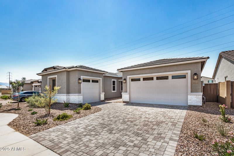10512 48th Glen, Laveen, AZ 85339