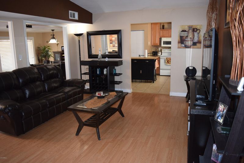 10514 W Heatherbrae Dr, Phoenix, AZ 85037
