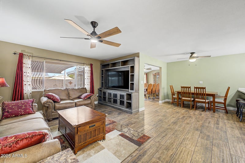 10515 W Kingswood Cir, Sun City, AZ 85351