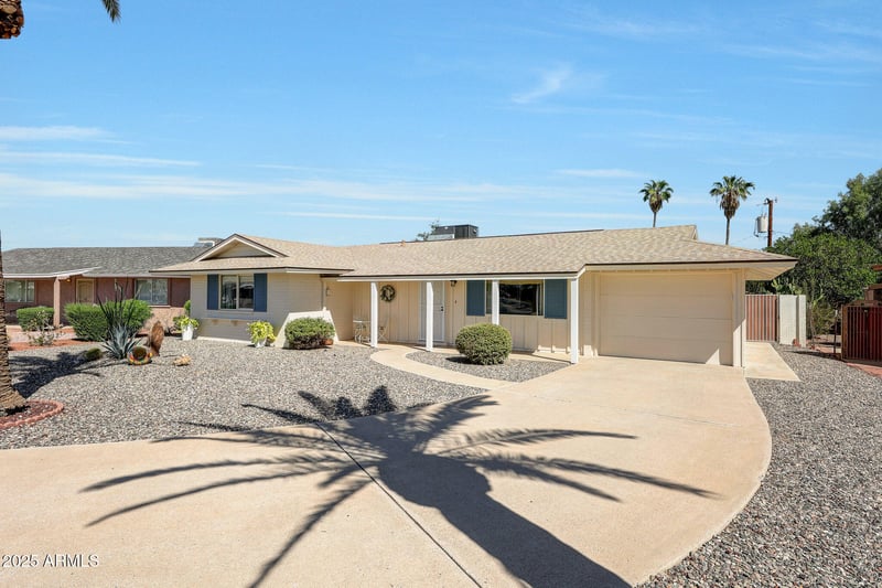 10516 Snead Dr, Sun City, AZ 85351