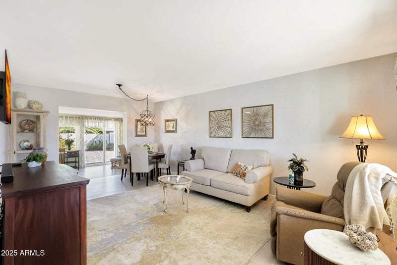 10516 Snead Dr, Sun City, AZ 85351