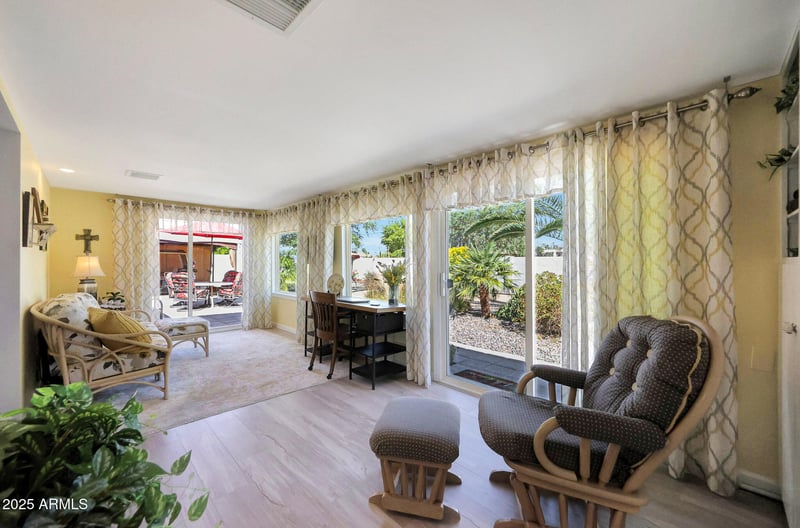 10516 Snead Dr, Sun City, AZ 85351