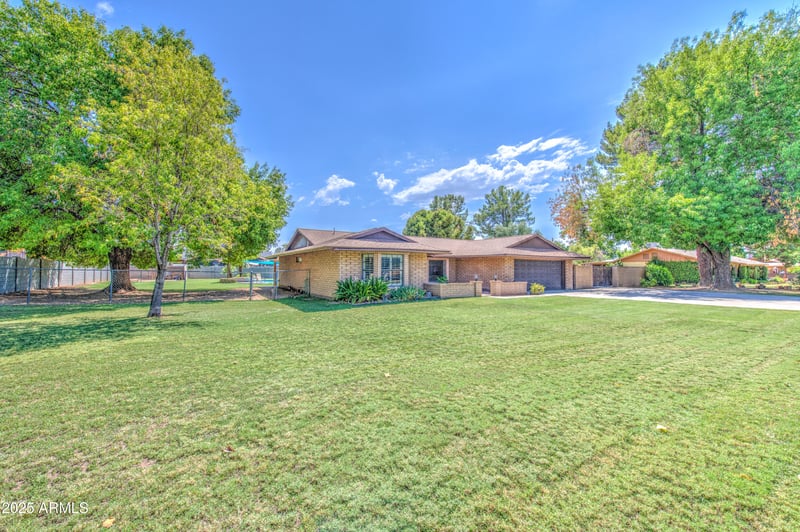 10517 Earll Dr, Avondale, AZ 85392