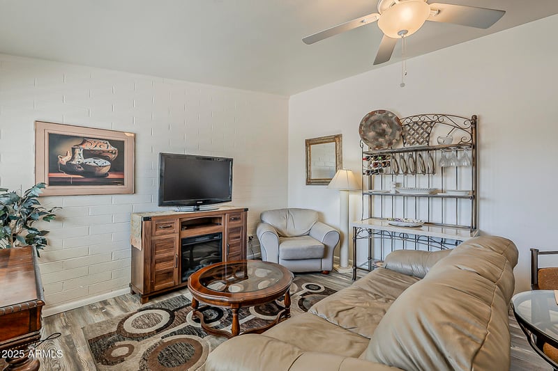 10518 Oakmont Dr, Sun City, AZ 85351