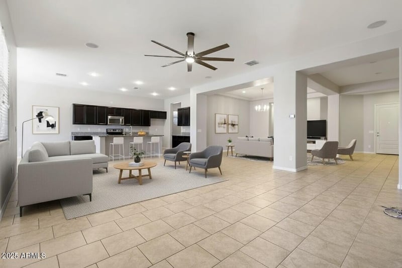 10519 Raymond St, Tolleson, AZ 85353