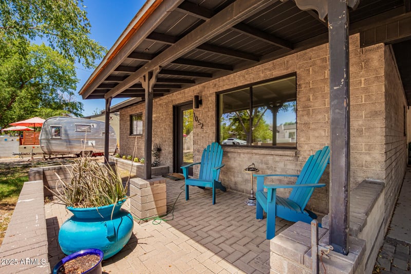 1052 Clarendon Ave, Phoenix, AZ 85014