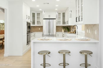1052 Sandpiper Dr, Tempe, AZ 85283
