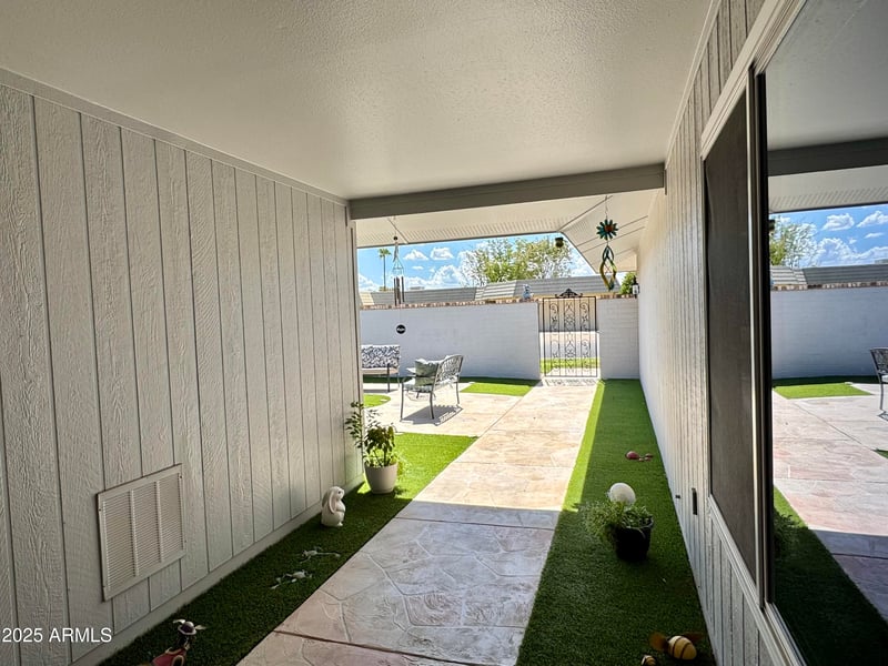 10520 Campana Dr, Sun City, AZ 85351
