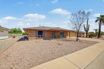 10521 W Kingswood Cir, Sun City, AZ 85351
