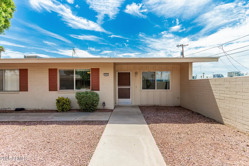 10523 Coggins Dr, Sun City, AZ 85351