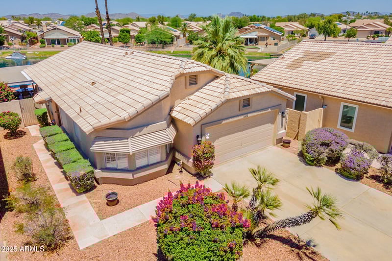 10526 Tonopah Dr, Peoria, AZ 85382