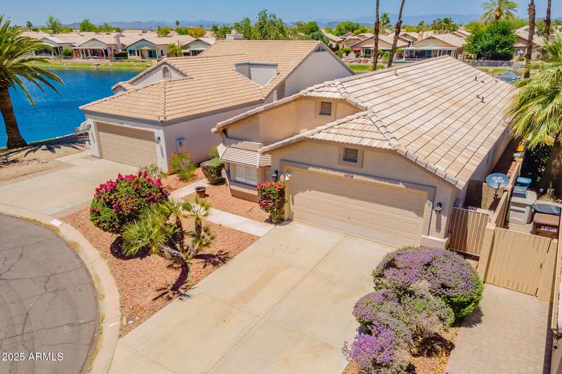 10526 Tonopah Dr, Peoria, AZ 85382