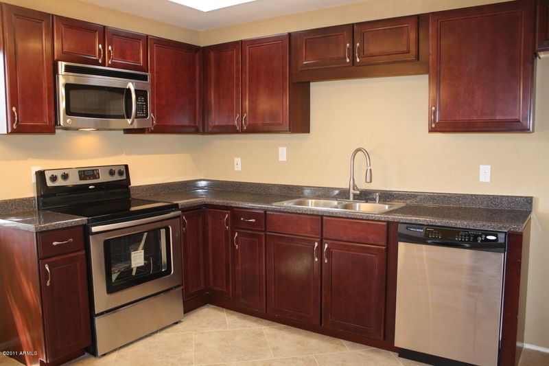 10526 W Heatherbrae Dr, Phoenix, AZ 85037