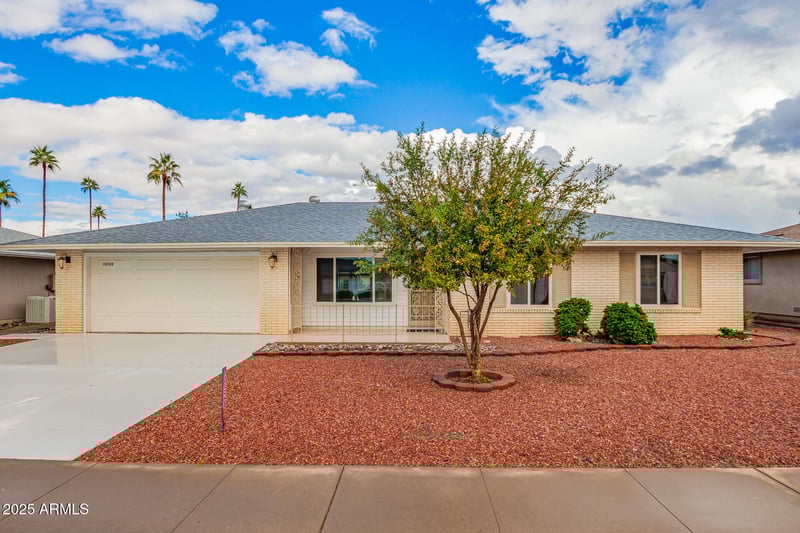 10528 Oak Ridge Dr, Sun City, AZ 85351