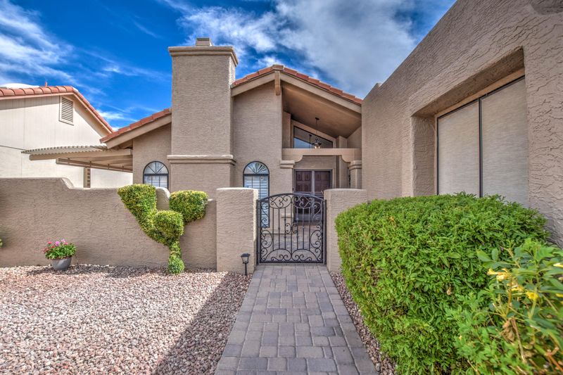 10529 E Elmhurst Dr, Sun Lakes, AZ 85248