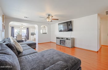 10529 Robin Ln, Peoria, AZ 85383