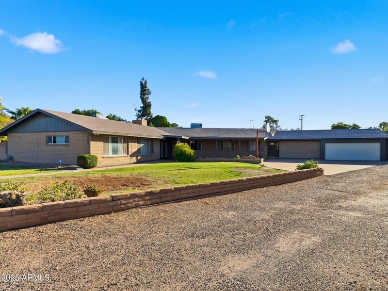 1053 11th St, Mesa, AZ 85201