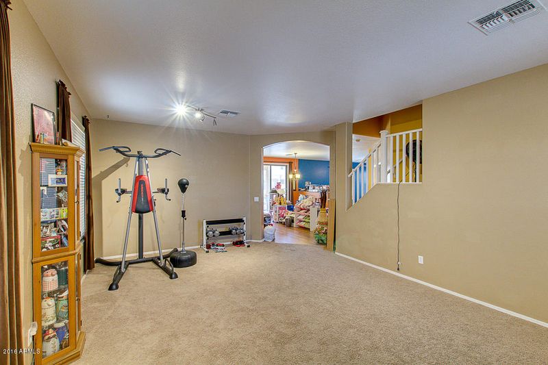 1053 E Oak Rd, San Tan Valley, AZ 85140