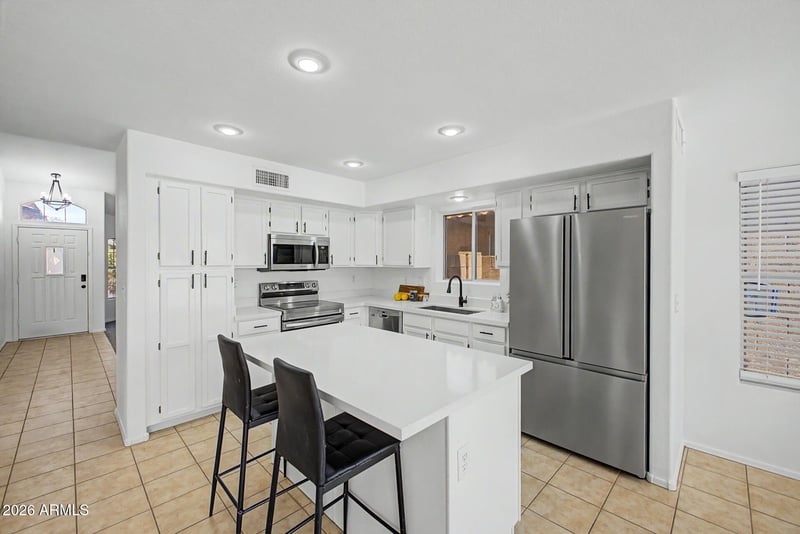 1053 Myrna Ln, Tempe, AZ 85284
