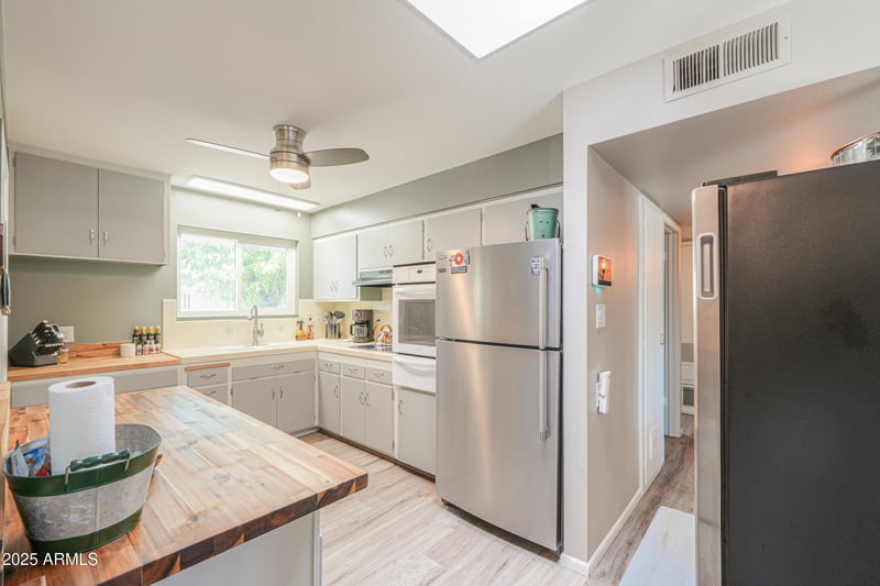 10530 Desert Hills Ct, Sun City, AZ 85351
