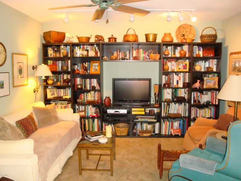 10530 W Hutton Dr, Sun City, AZ 85351
