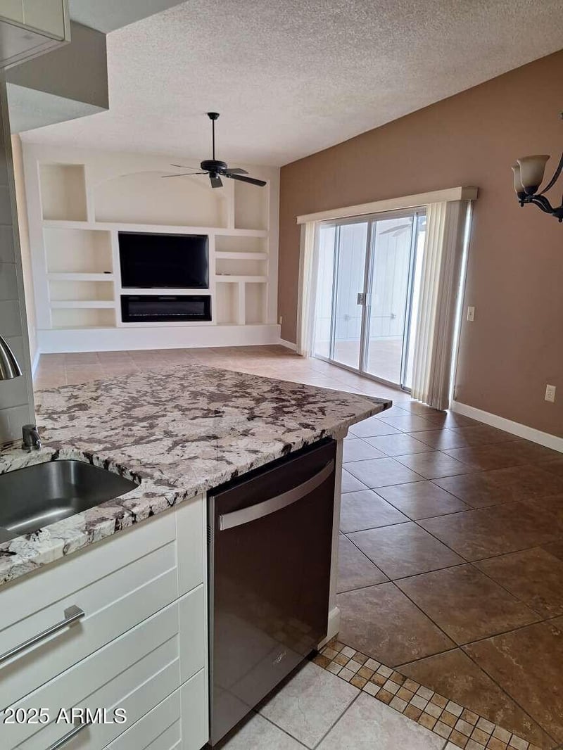 10533 Ocotillo Dr, Sun City, AZ 85373